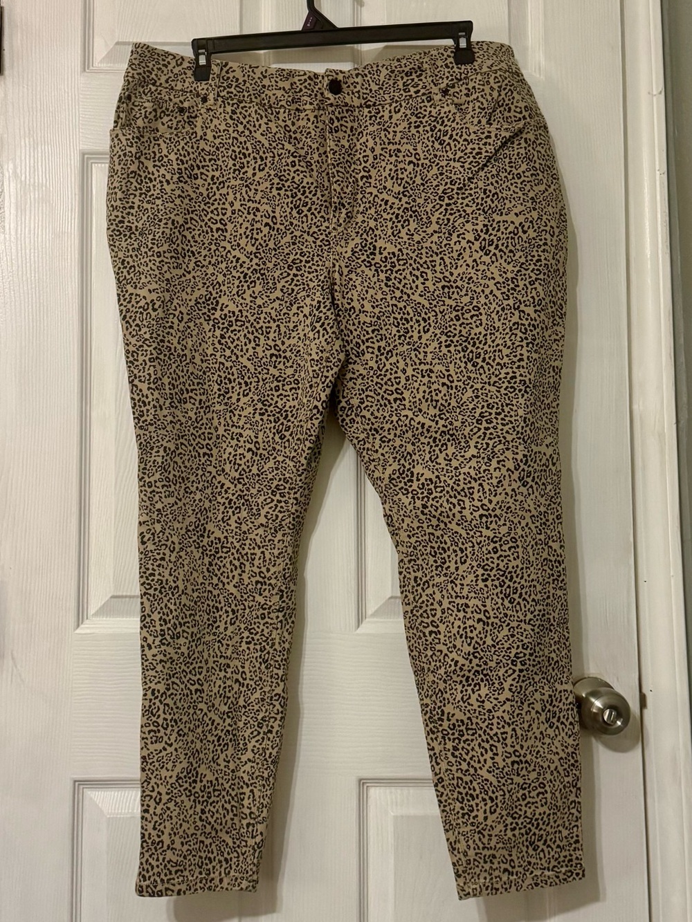 Women’s Leopard Print Skinny Jeans - Tan